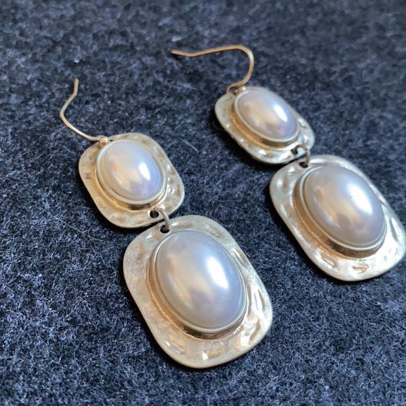 Pearl dangle earrings - Picture 2 of 5